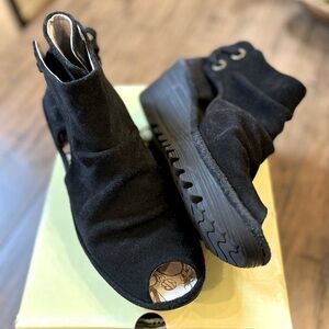 Fly London Women’s Yema Black Suede Bootie Peep Toe Wedge Shoes, Size 9-9.5 US